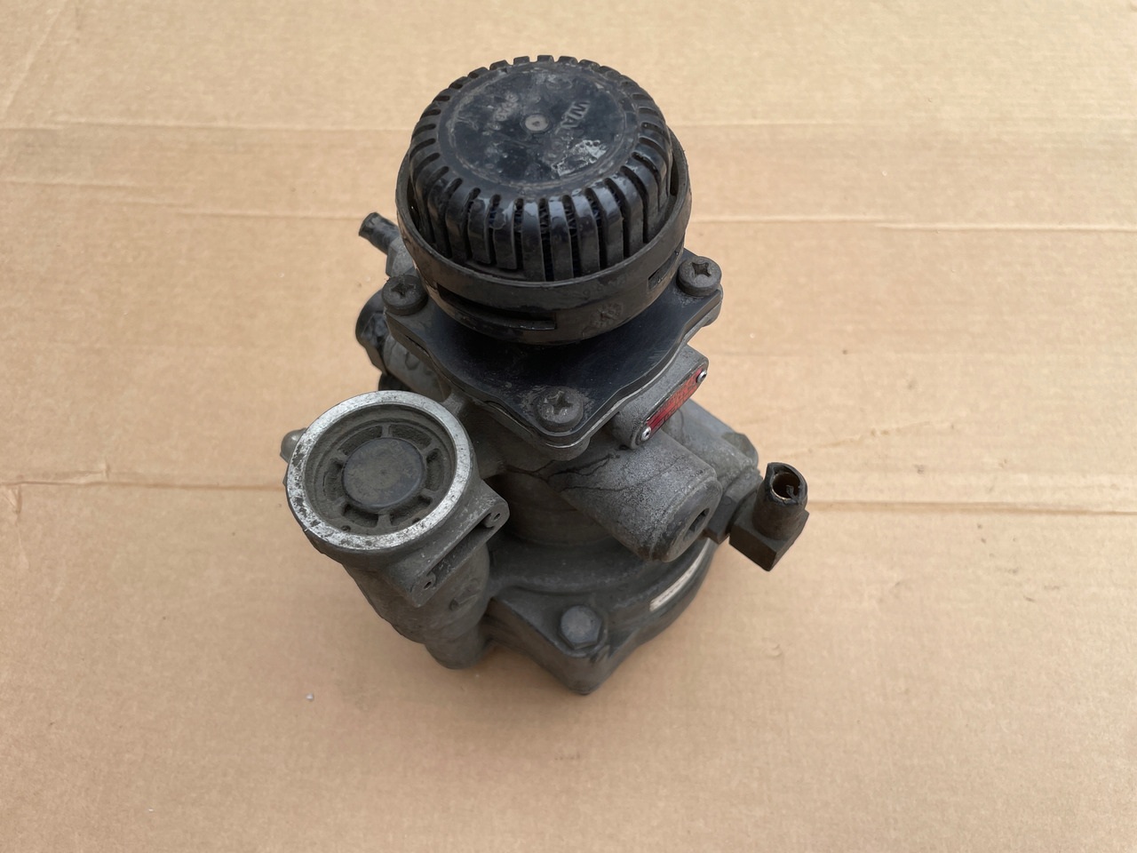 ZAWÓR STERUJĄCY NACZEPY PRZYCZEPY WABC0 MAN DAF 9730090067 - Válvula de freio: foto 1 ZAWÓR STERUJĄCY NACZEPY PRZYCZEPY WABC0 MAN DAF 9730090067 - Válvula de freio: foto 1