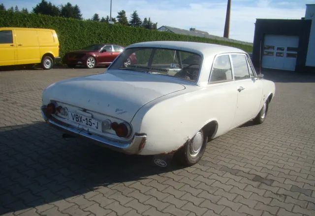 Ford Taunus - Automóvel: foto 4 Ford Taunus - Automóvel: foto 4