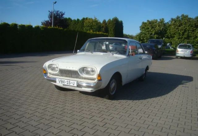 Ford Taunus - Automóvel: foto 1 Ford Taunus - Automóvel: foto 1