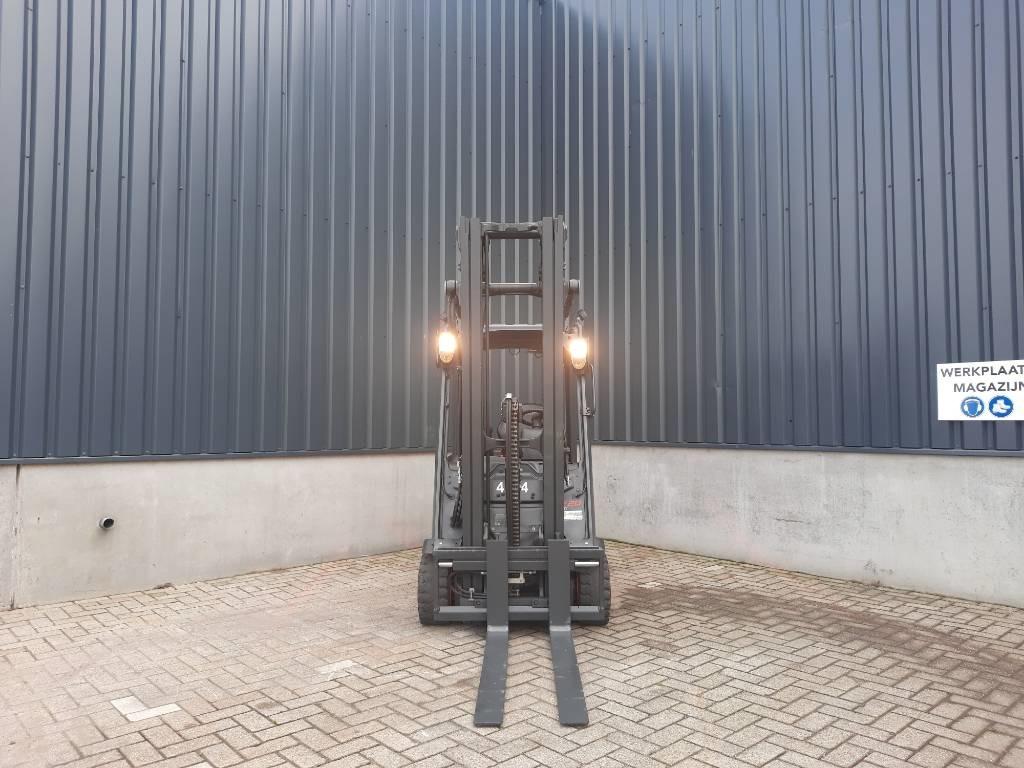 Linde E20L-02 - Empilhadeira elétrica: foto 4 Linde E20L-02 - Empilhadeira elétrica: foto 4