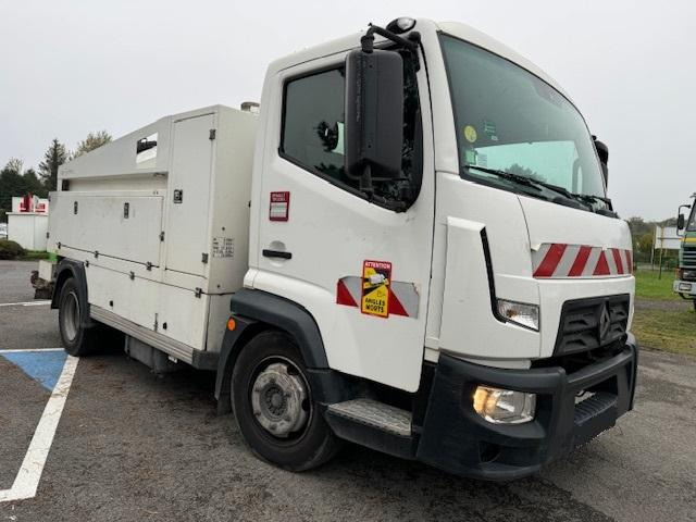 Renault D-Series - Caminhão limpa fossa: foto 3 Renault D-Series - Caminhão limpa fossa: foto 3