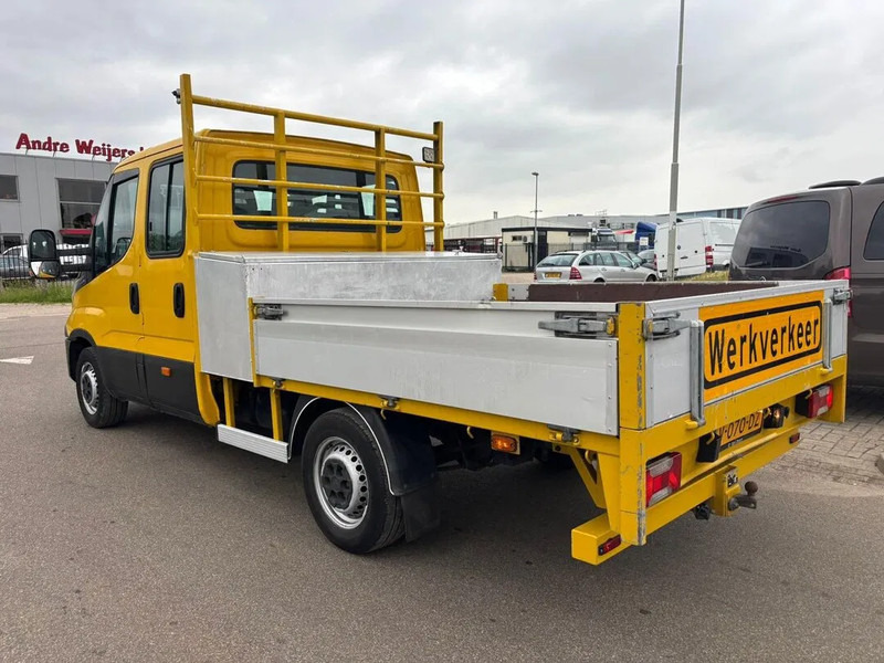 Iveco Daily 35S12 - Furgão caixa aberta: foto 2 Iveco Daily 35S12 - Furgão caixa aberta: foto 2