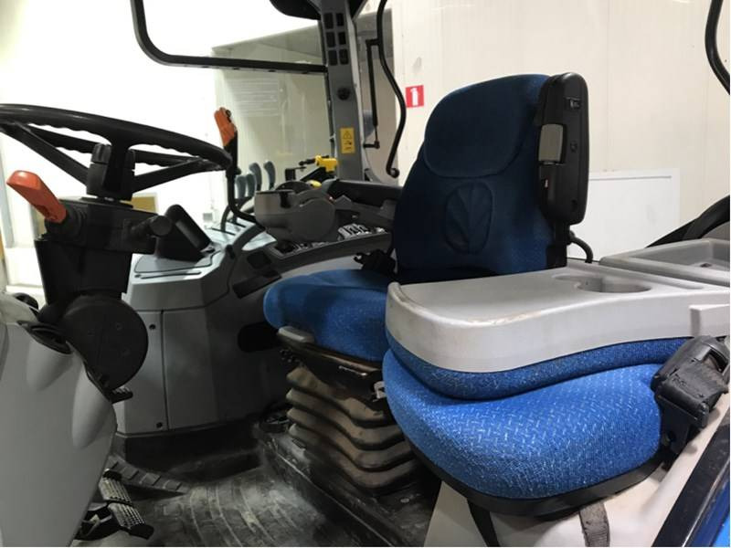 New Holland T7.250 - Trator: foto 4 New Holland T7.250 - Trator: foto 4
