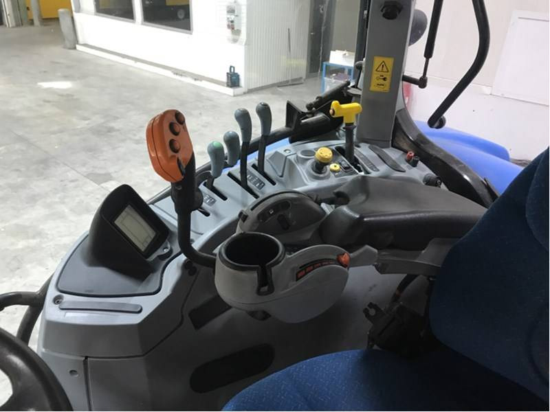 New Holland T7.250 - Trator: foto 5 New Holland T7.250 - Trator: foto 5
