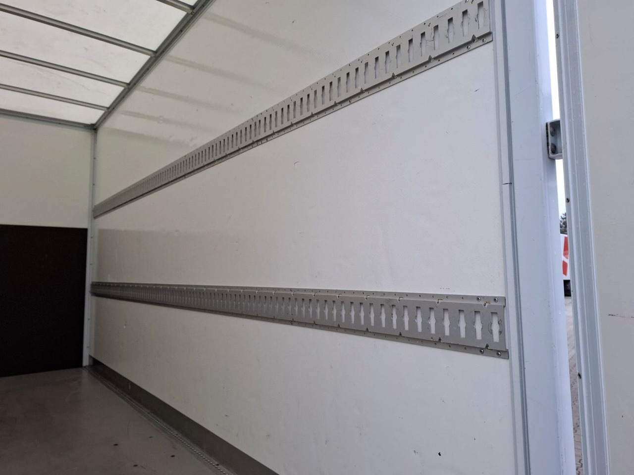 Iveco 35-160P/A8, Klima, HiMatic, LED, Luft, - Carrinha de contentor: foto 5 Iveco 35-160P/A8, Klima, HiMatic, LED, Luft, - Carrinha de contentor: foto 5