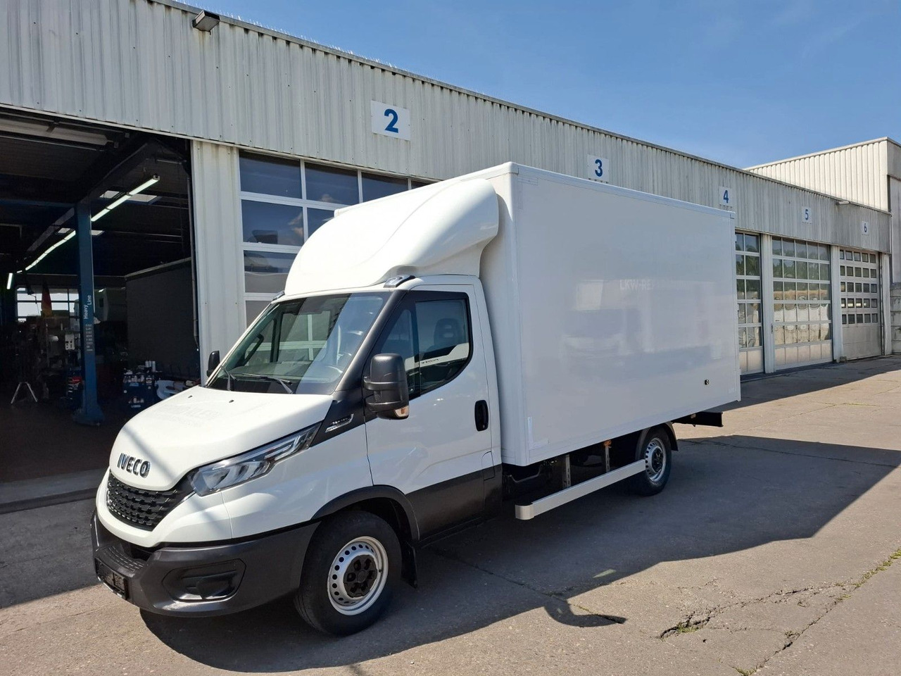 Iveco 35-160P/A8, Klima, HiMatik, LED, Luft, - Carrinha de contentor: foto 1 Iveco 35-160P/A8, Klima, HiMatik, LED, Luft, - Carrinha de contentor: foto 1