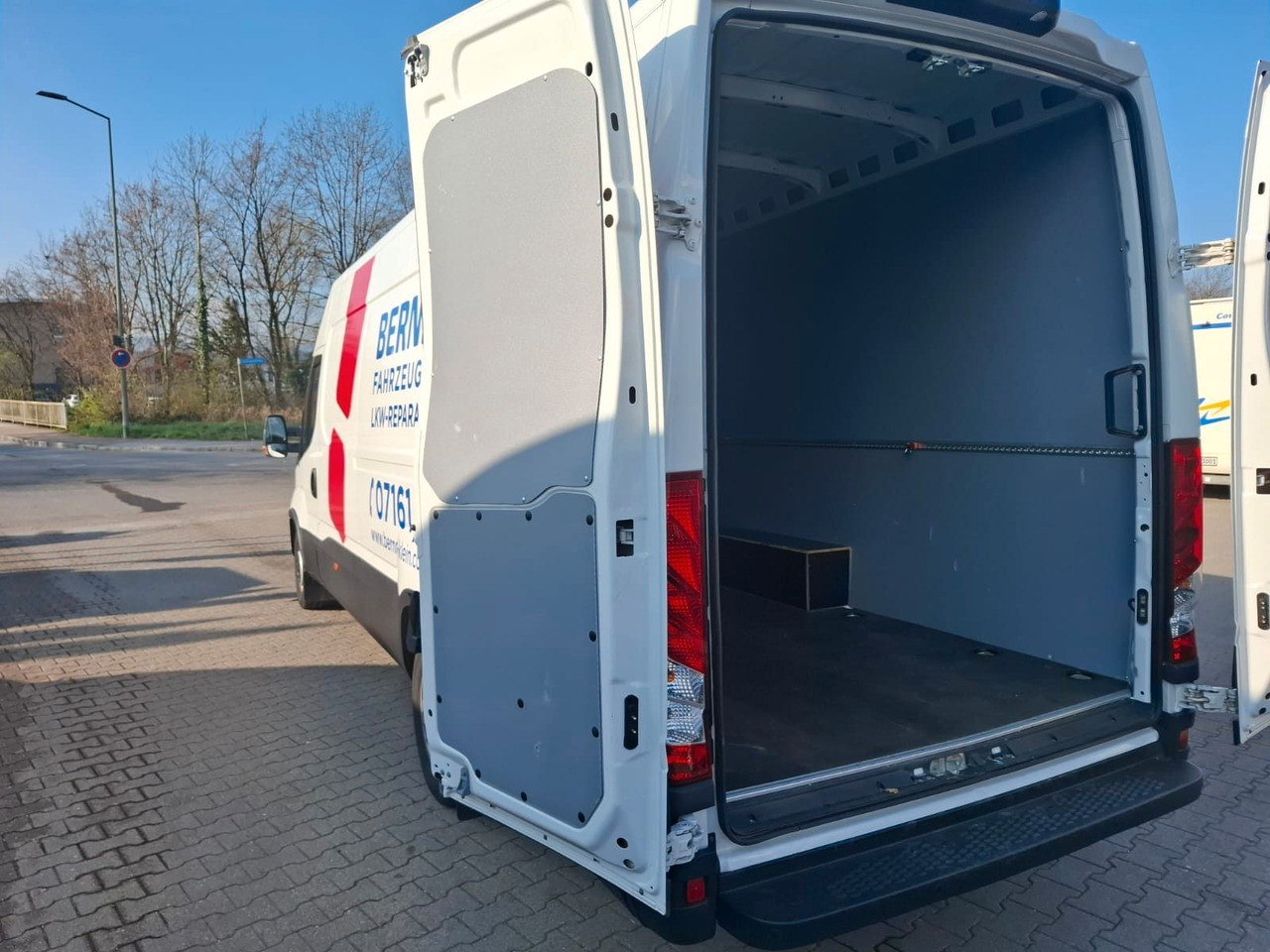 Iveco 35-160V/P, Luftfed., KLima, HiMatic, DAB,. - Furgão: foto 5 Iveco 35-160V/P, Luftfed., KLima, HiMatic, DAB,. - Furgão: foto 5