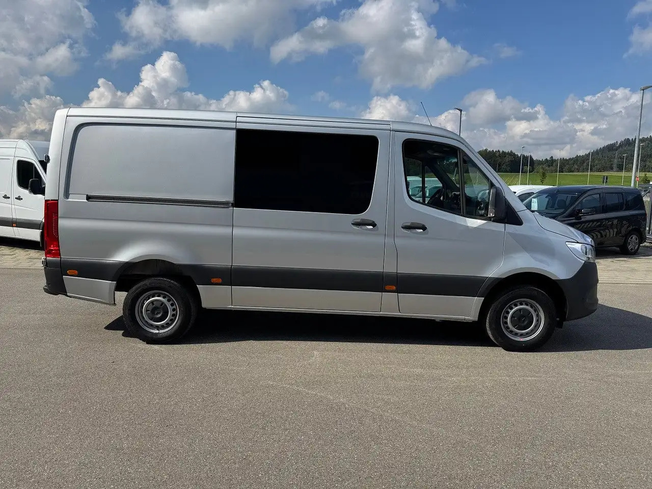 Mercedes-Benz Sprinter 317 CDI Lang Silber MBUX RWD Klima - Furgão: foto 4 Mercedes-Benz Sprinter 317 CDI Lang Silber MBUX RWD Klima - Furgão: foto 4