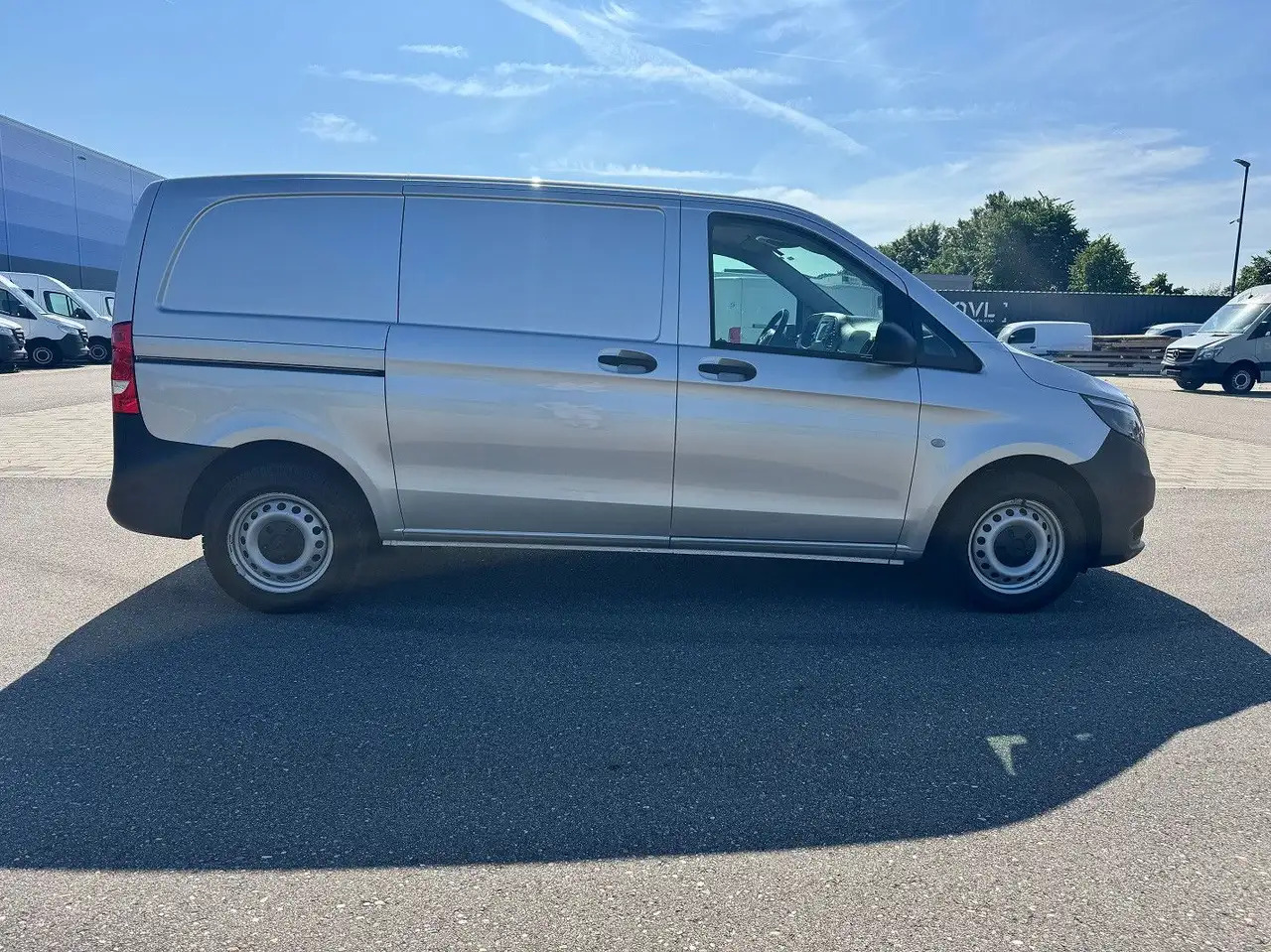 Mercedes-Benz Vito 114 CDI Kompakt Silber Bott - Furgão: foto 4 Mercedes-Benz Vito 114 CDI Kompakt Silber Bott - Furgão: foto 4