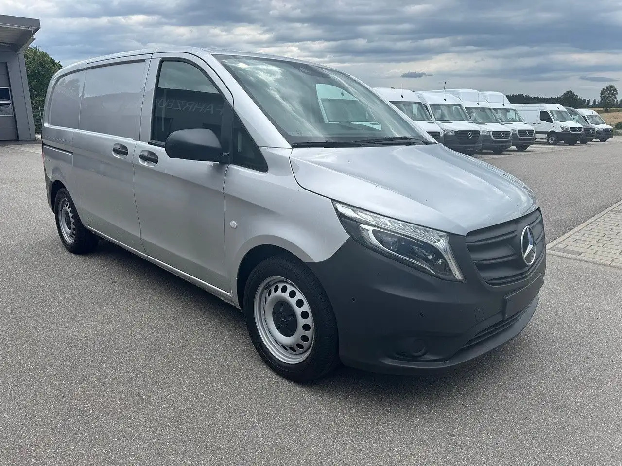 Mercedes-Benz Vito 114 CDI Kompakt Silber Klima Bott - Furgão: foto 2 Mercedes-Benz Vito 114 CDI Kompakt Silber Klima Bott - Furgão: foto 2