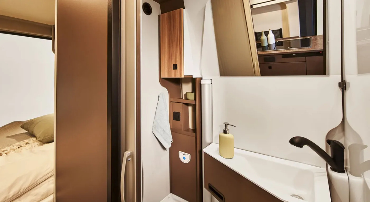 Bürstner B66 C 600 B 66  Voll ausgestattet - Campervan: foto 4 Bürstner B66 C 600 B 66  Voll ausgestattet - Campervan: foto 4