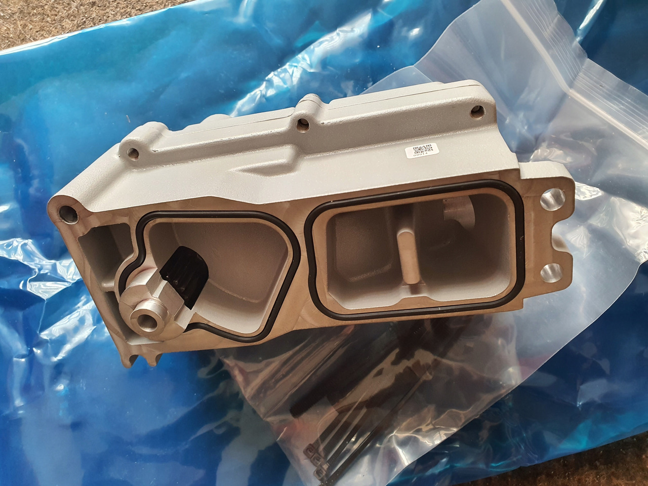 Nowa Turbosprężarka + VTG Aktuator DAF CF / XF106 EURO 6 POLIFT - Turbocompressor de Caminhão: foto 5 Nowa Turbosprężarka + VTG Aktuator DAF CF / XF106 EURO 6 POLIFT - Turbocompressor de Caminhão: foto 5