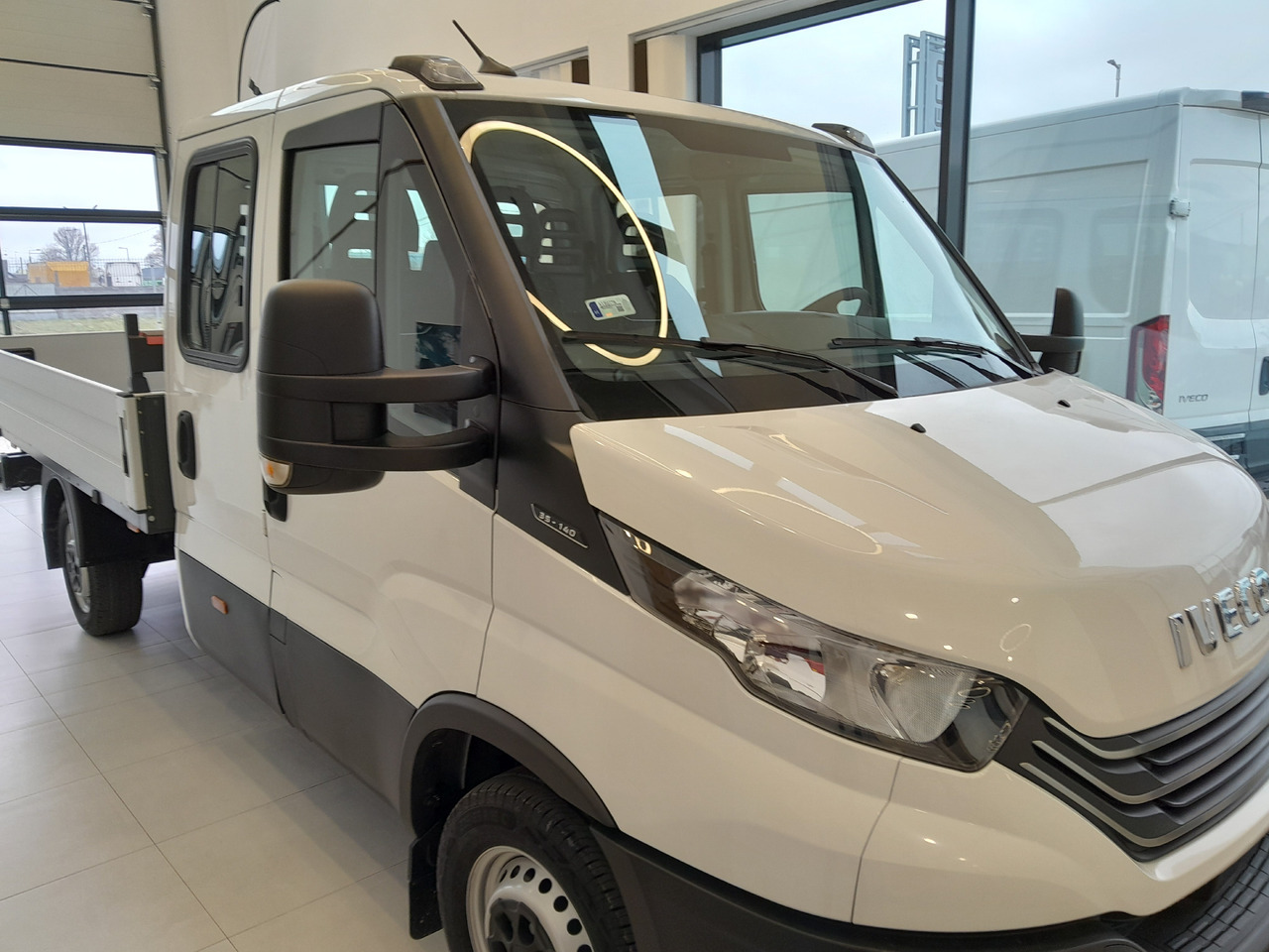 Iveco Daila 35 Daily C 18 H 3450 - Furgão caixa aberta: foto 2 Iveco Daila 35 Daily C 18 H 3450 - Furgão caixa aberta: foto 2