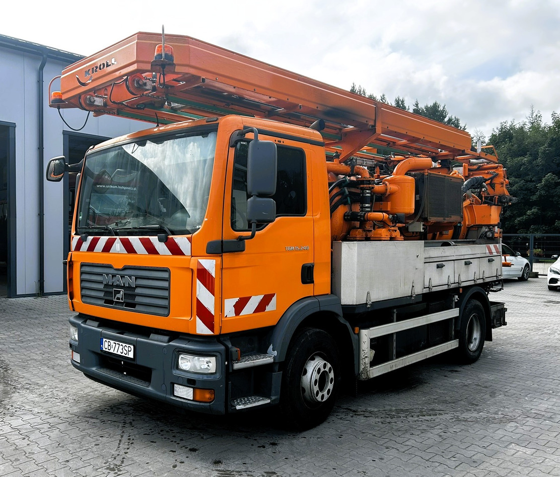 MAN TGM 15.240 - Caminhão limpa fossa: foto 2 MAN TGM 15.240 - Caminhão limpa fossa: foto 2