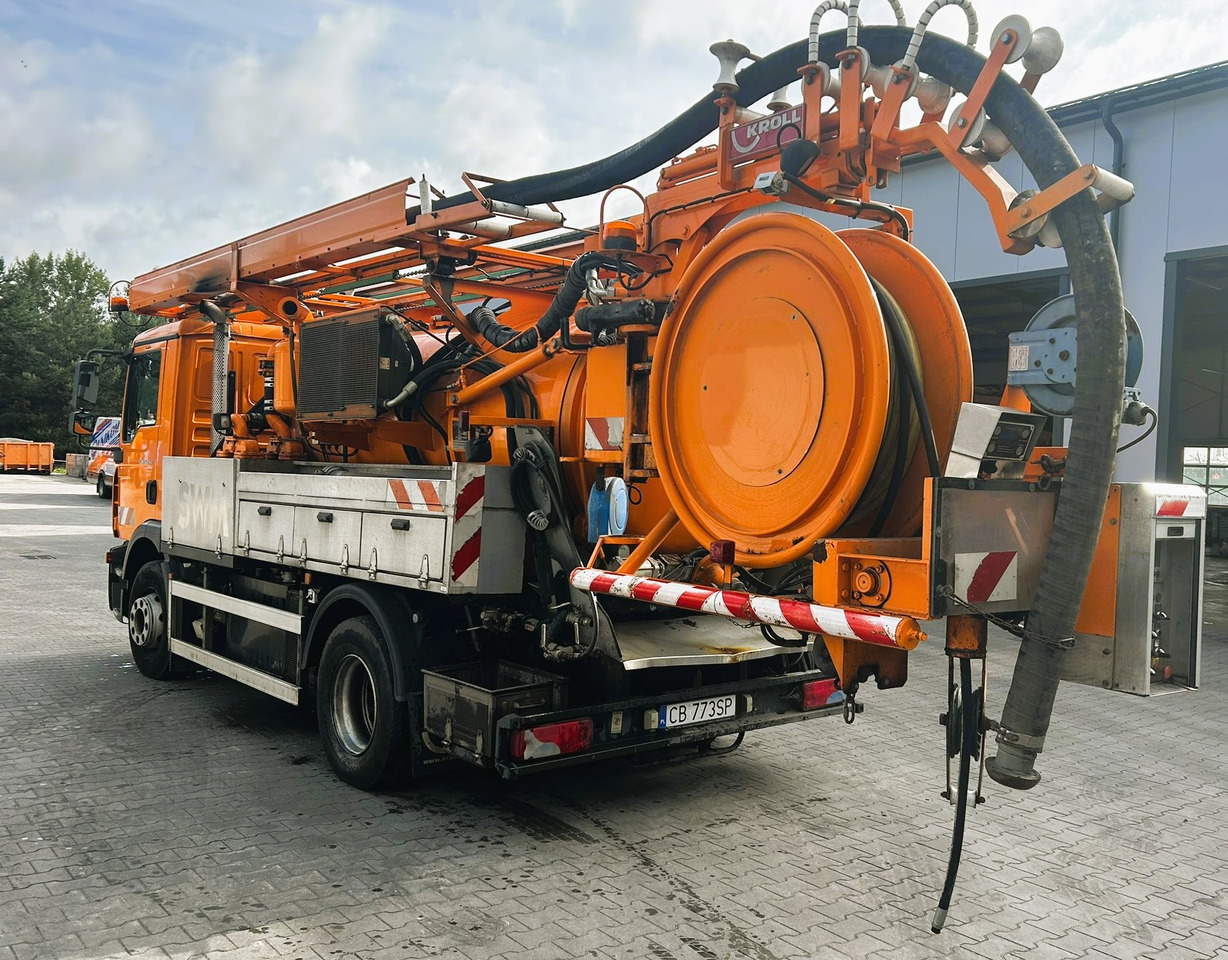 MAN TGM 15.240 - Caminhão limpa fossa: foto 1 MAN TGM 15.240 - Caminhão limpa fossa: foto 1