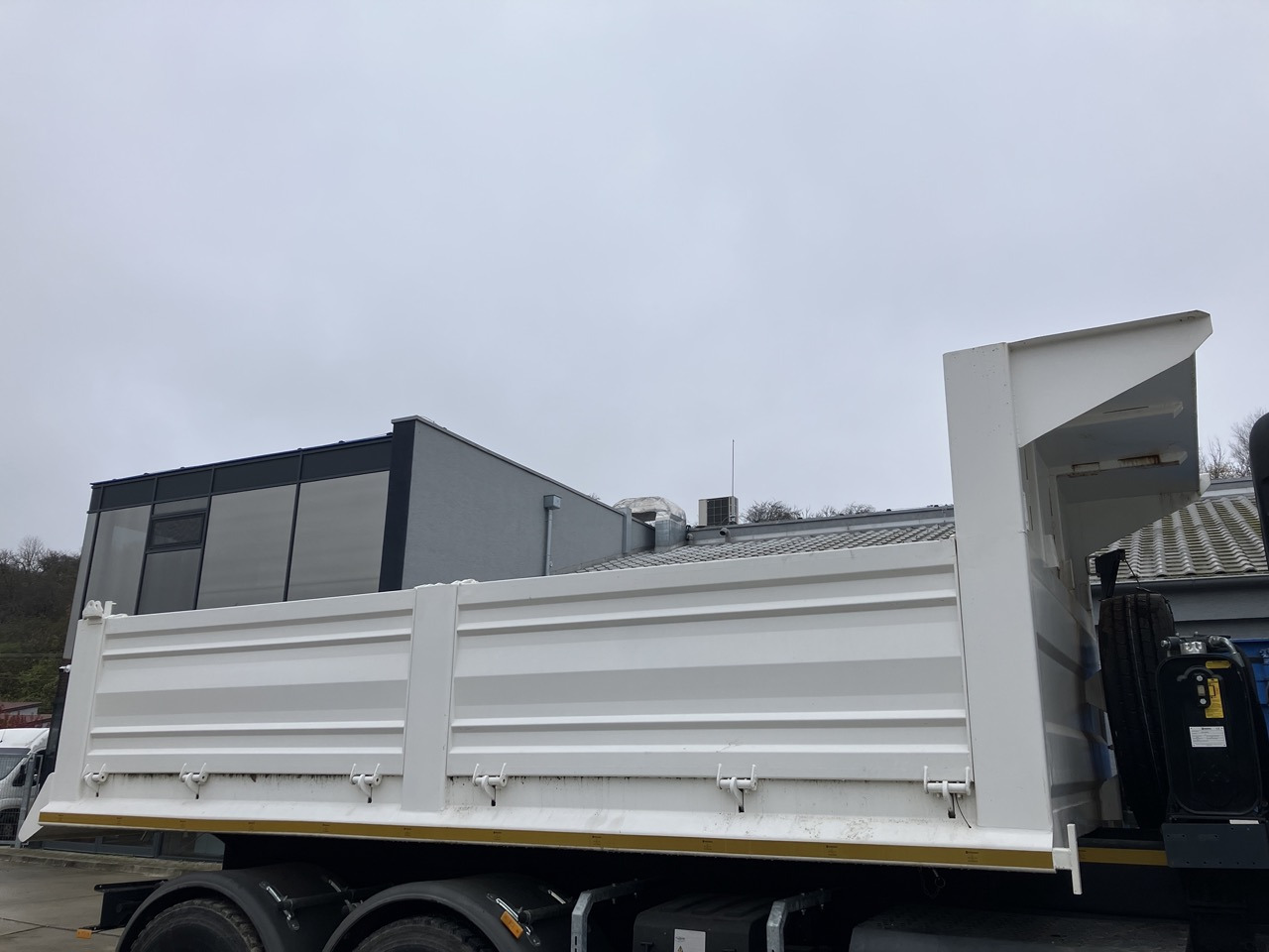 10m3 - Carroçaria para caminhões basculantes: foto 2 10m3 - Carroçaria para caminhões basculantes: foto 2