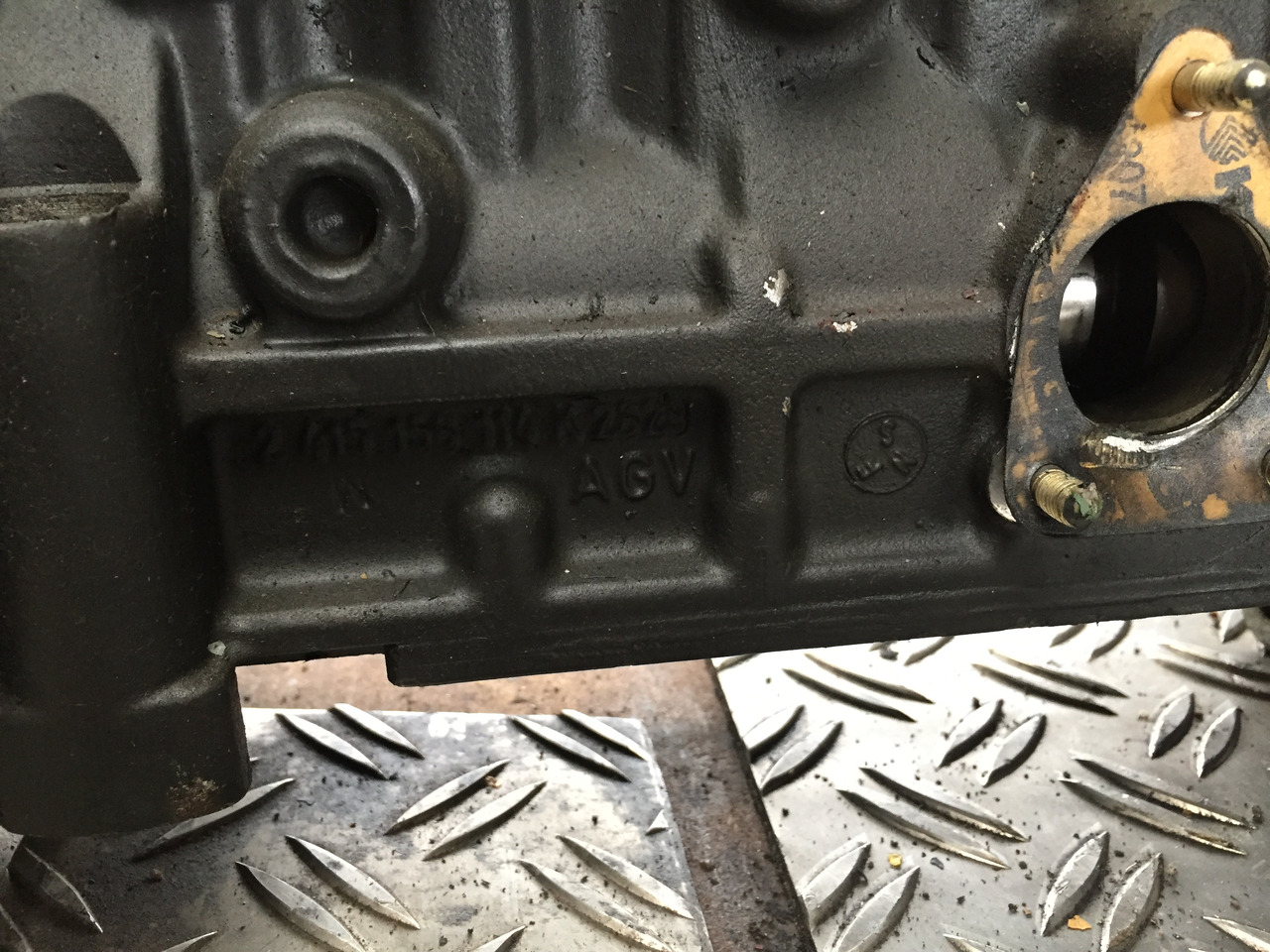 ---Gebrauchte Einspritzpumpe MAN 322, 5 Zylinder, Bosch - Nr. : 0402 035 028, MAN 51.11103 - 7122 - Bomba de combustivel de Caminhão: foto 5 ---Gebrauchte Einspritzpumpe MAN 322, 5 Zylinder, Bosch - Nr. : 0402 035 028, MAN 51.11103 - 7122 - Bomba de combustivel de Caminhão: foto 5