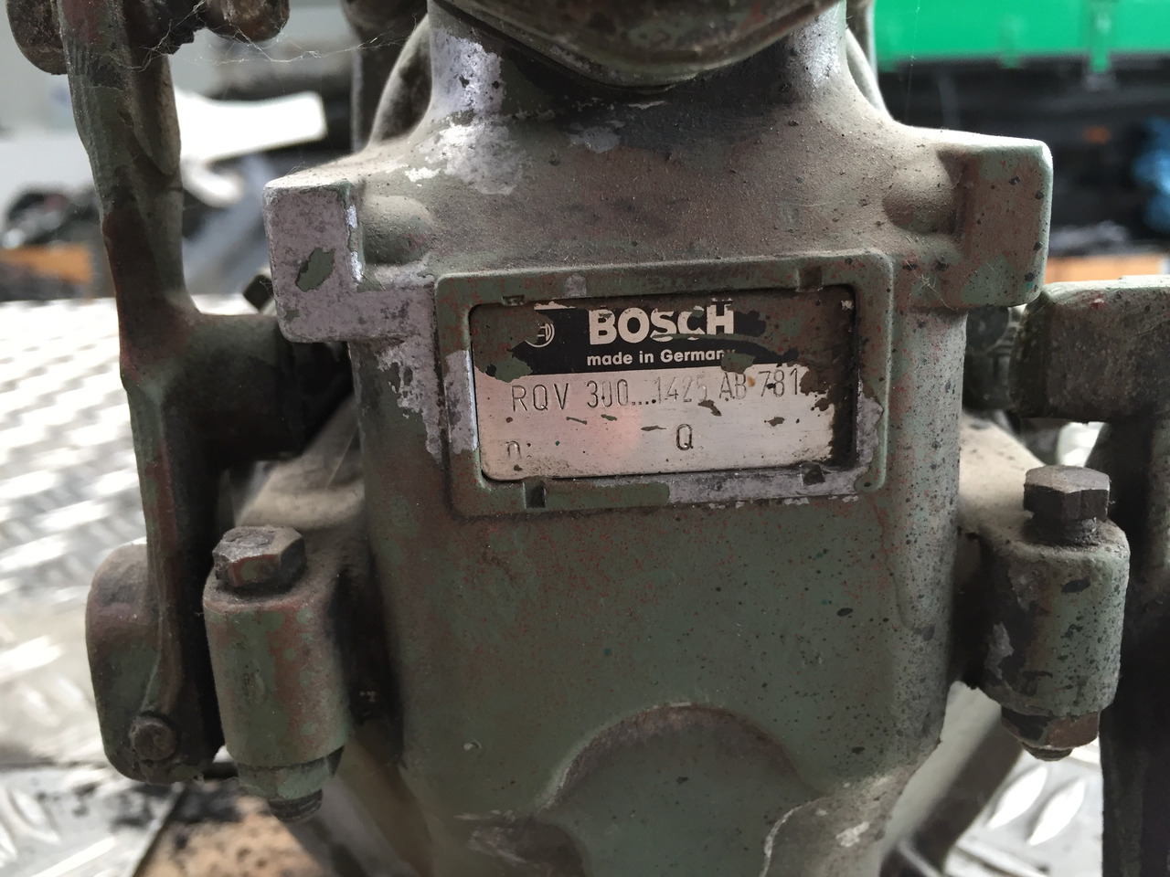 Gebrauchte Einspritzpumpe MB 813, Typ : OM 352, Bosch - Nr. : 0400 846 233 - Bomba de combustivel de Caminhão: foto 3 Gebrauchte Einspritzpumpe MB 813, Typ : OM 352, Bosch - Nr. : 0400 846 233 - Bomba de combustivel de Caminhão: foto 3
