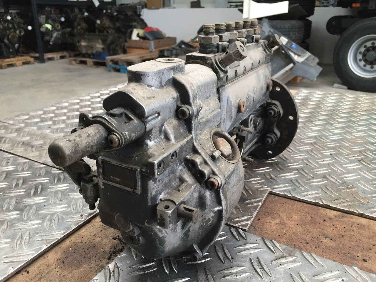 Gebrauchte Einspritzpumpe MB 814, Typ : OM 366, Bosch - Nr. : 0400 846 522 - Bomba de combustivel de Caminhão: foto 3 Gebrauchte Einspritzpumpe MB 814, Typ : OM 366, Bosch - Nr. : 0400 846 522 - Bomba de combustivel de Caminhão: foto 3