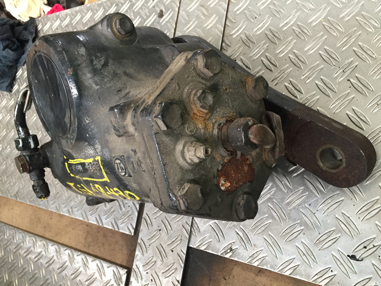 Gebrauchtes Lenkgetriebe MAN TGA 18.430, Artikel - Nr.: 81.46200-6410 - Caixa de direção de Caminhão: foto 3 Gebrauchtes Lenkgetriebe MAN TGA 18.430, Artikel - Nr.: 81.46200-6410 - Caixa de direção de Caminhão: foto 3