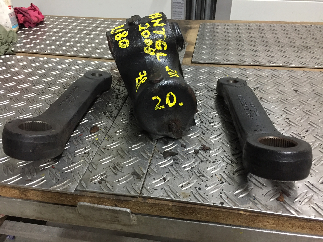 Gebrauchtes Lenkgetriebe MAN TGL, 8.180, Artikel - Nr.: 81.9999 - 9999 - Caixa de direção de Caminhão: foto 4 Gebrauchtes Lenkgetriebe MAN TGL, 8.180, Artikel - Nr.: 81.9999 - 9999 - Caixa de direção de Caminhão: foto 4