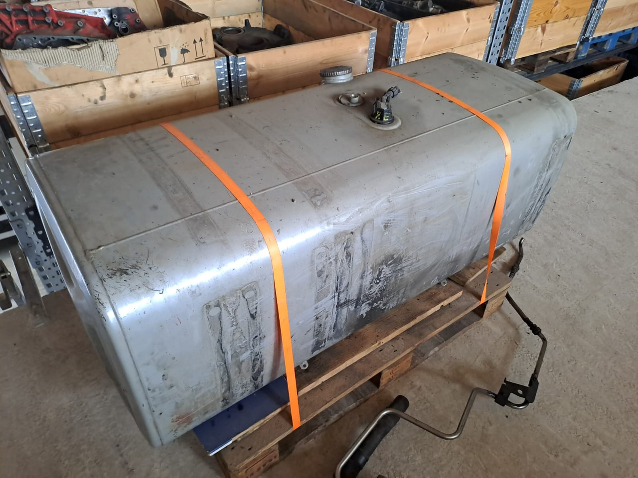 MAN MAN TGA - Tanque de combustível: foto 1 MAN MAN TGA - Tanque de combustível: foto 1