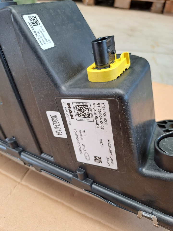 Neuwertiger Nebelscheinwerfer MAN TG3 rechts, Artikel - Nr. : 81.25204 - 0002 / 0001 - Farol nevoeiro de Caminhão: foto 3 Neuwertiger Nebelscheinwerfer MAN TG3 rechts, Artikel - Nr. : 81.25204 - 0002 / 0001 - Farol nevoeiro de Caminhão: foto 3