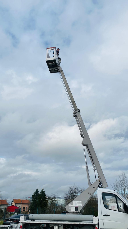 MERCEDES SPRINTER - Caminhão com plataforma aérea: foto 1 MERCEDES SPRINTER - Caminhão com plataforma aérea: foto 1