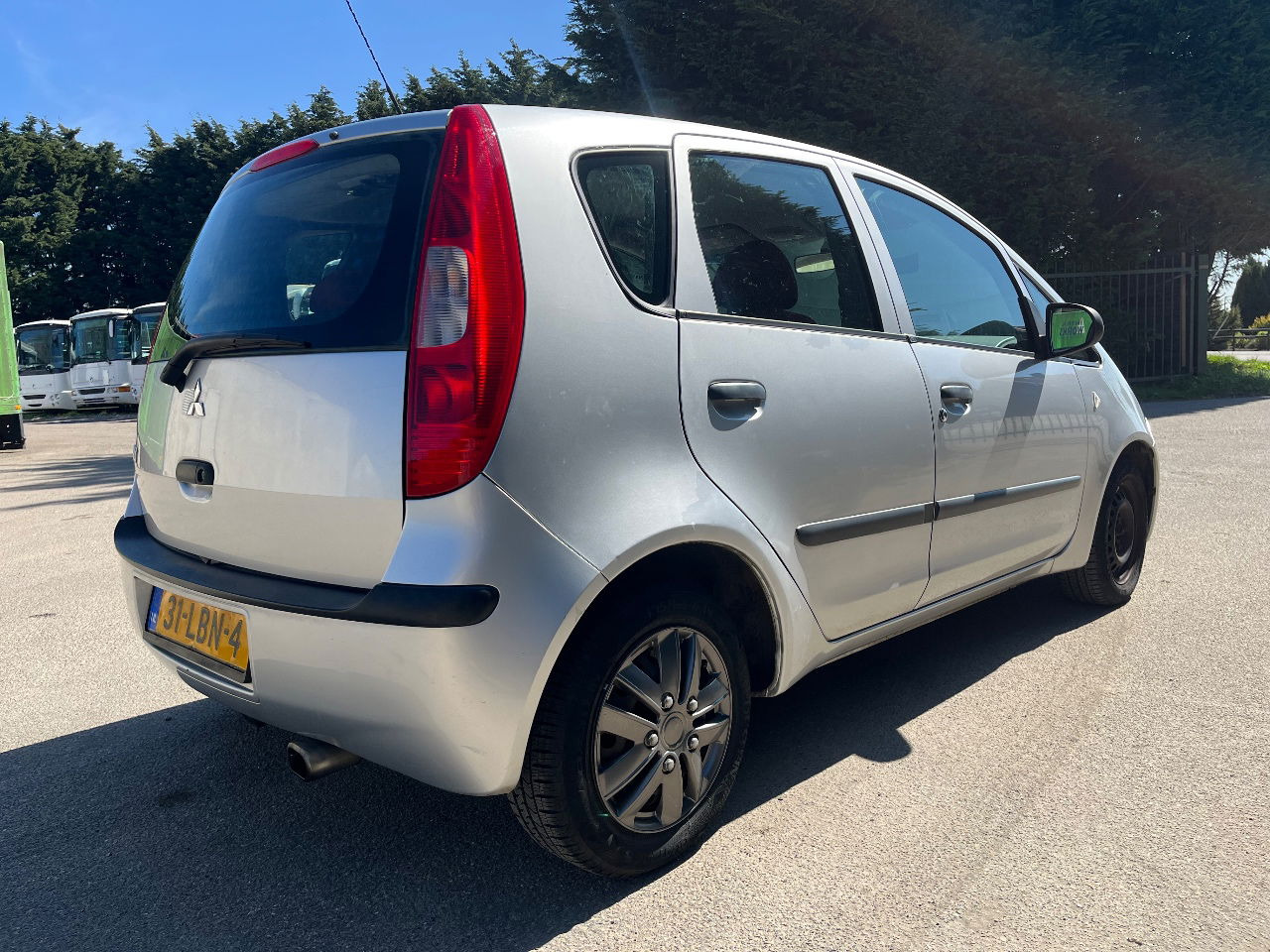 Mitsubishi Colt 1.3 Airco - Automóvel: foto 3 Mitsubishi Colt 1.3 Airco - Automóvel: foto 3