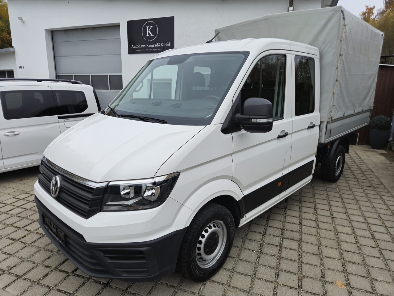VOLKSWAGEN Crafter Pritsche 35 DOKA mittellang 4MOTION - Furgão de toldo: foto 1 VOLKSWAGEN Crafter Pritsche 35 DOKA mittellang 4MOTION - Furgão de toldo: foto 1