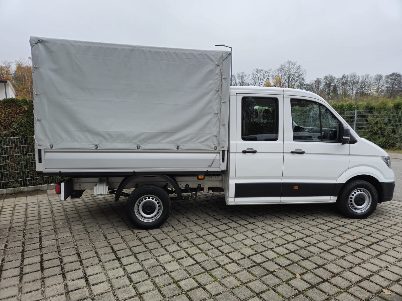 VOLKSWAGEN Crafter Pritsche 35 DOKA mittellang 4MOTION - Furgão de toldo: foto 4 VOLKSWAGEN Crafter Pritsche 35 DOKA mittellang 4MOTION - Furgão de toldo: foto 4