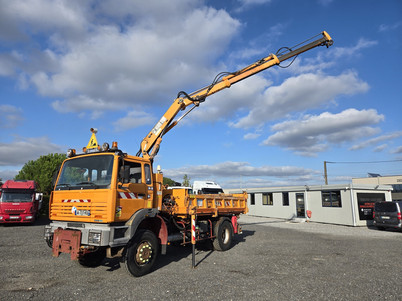 Renault G250 4x4 - Caminhão basculante, Caminhão grua: foto 1 Renault G250 4x4 - Caminhão basculante, Caminhão grua: foto 1