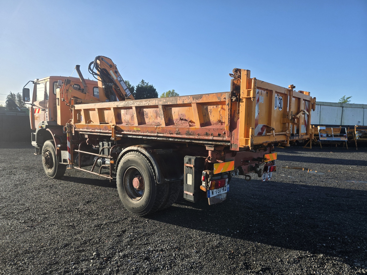 Renault G300 / 4x4 - Caminhão basculante, Caminhão grua: foto 5 Renault G300 / 4x4 - Caminhão basculante, Caminhão grua: foto 5