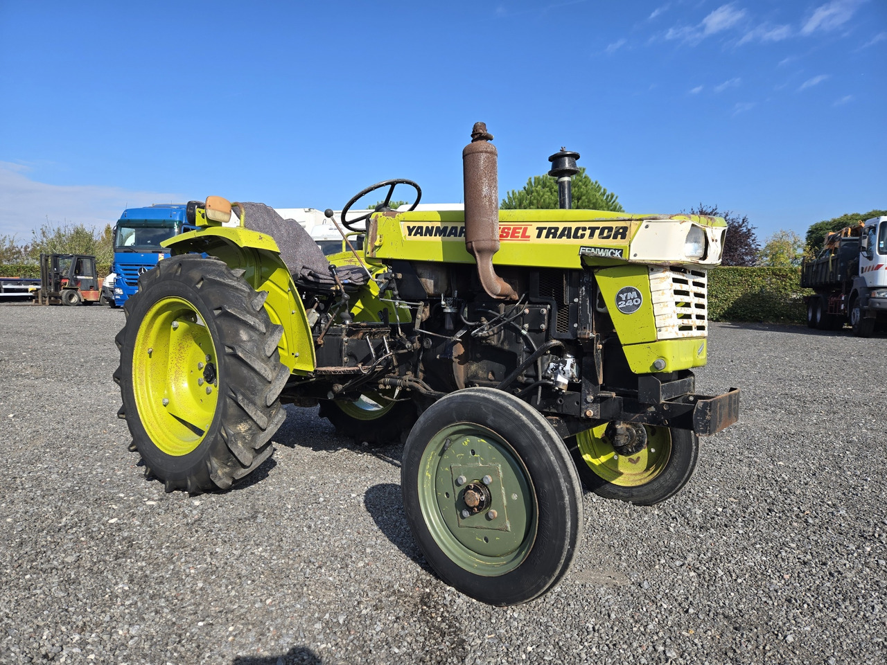 Yanmar YM240 - Mini trator: foto 1 Yanmar YM240 - Mini trator: foto 1