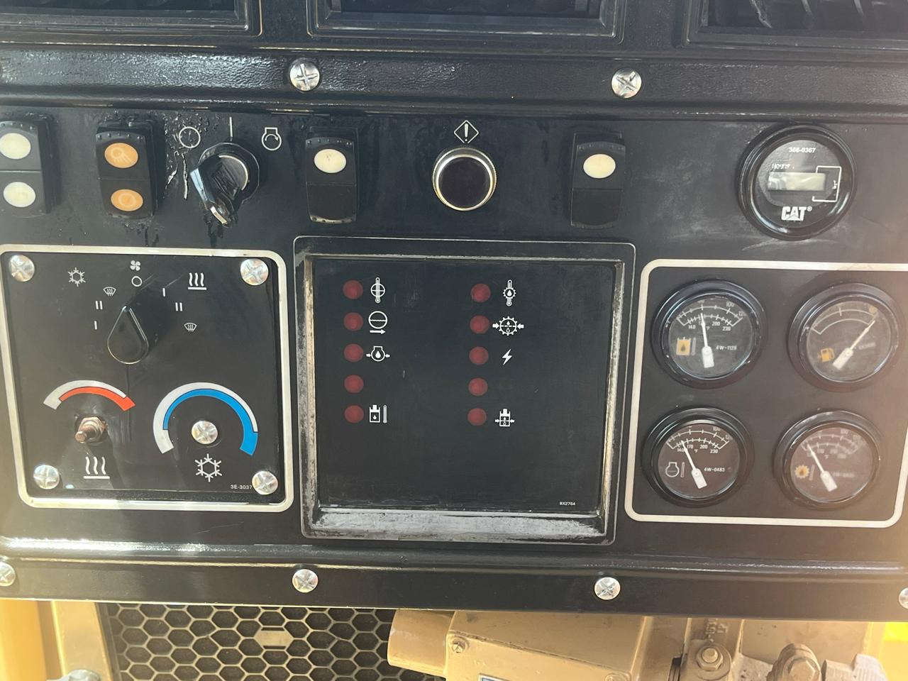 CATERPILLAR D8R - Buldôzer: foto 4 CATERPILLAR D8R - Buldôzer: foto 4