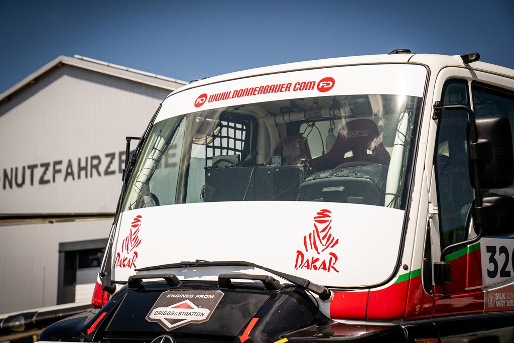 Unimog U400 ex Paris Dakar, Ralley Unimog , mit FIA Wagenpass - Caminhão: foto 5 Unimog U400 ex Paris Dakar, Ralley Unimog , mit FIA Wagenpass - Caminhão: foto 5