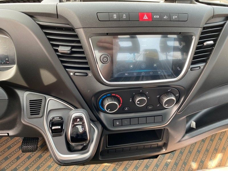 Iveco Daily 50C18HA8 Z Pritsche+Plane Iveco Daily 50C18HA8 Z Pritsche+Plane - Furgão de toldo: foto 4 Iveco Daily 50C18HA8 Z Pritsche+Plane Iveco Daily 50C18HA8 Z Pritsche+Plane - Furgão de toldo: foto 4
