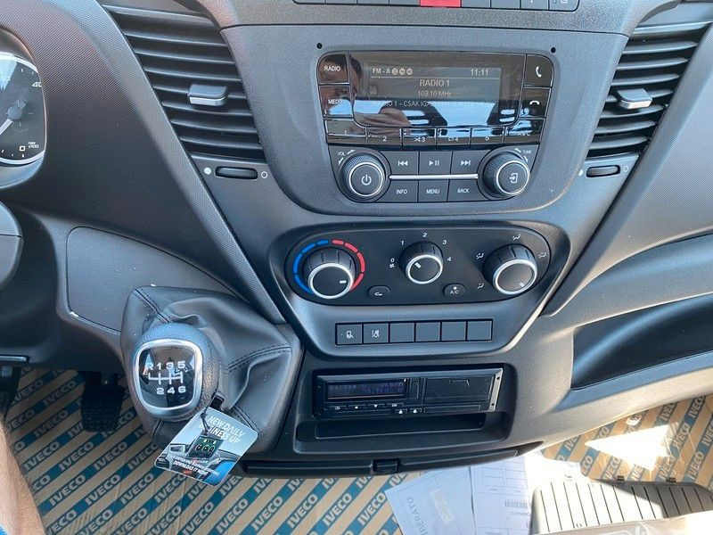 Iveco Daily 70C18H Dreiseitenkipper Iveco Daily 70C18H Dreiseitenkipper - Furgão basculante: foto 2 Iveco Daily 70C18H Dreiseitenkipper Iveco Daily 70C18H Dreiseitenkipper - Furgão basculante: foto 2