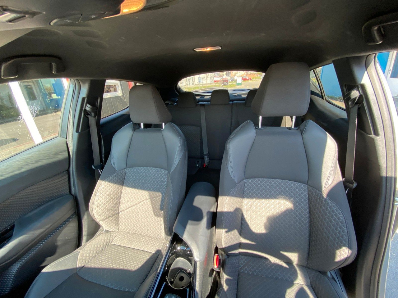 Toyota C-HR 1.8-l-VVTi Hybrid Flow - SUV: foto 3 Toyota C-HR 1.8-l-VVTi Hybrid Flow - SUV: foto 3