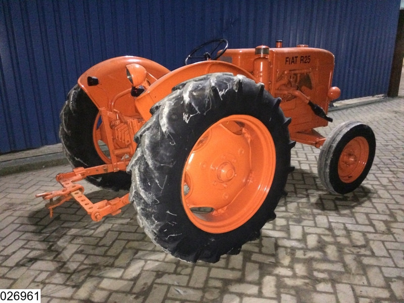 Fiat R25 2WD - Trator: foto 4 Fiat R25 2WD - Trator: foto 4