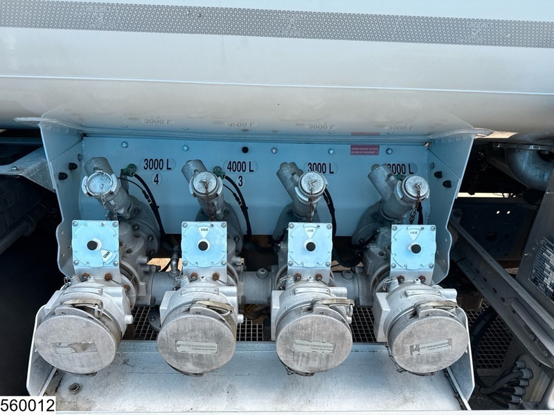 Iveco Eurocargo 190EL28 EURO 5, FUEL, 13390 liter, 4 Comp, Magyar - Caminhão tanque: foto 5 Iveco Eurocargo 190EL28 EURO 5, FUEL, 13390 liter, 4 Comp, Magyar - Caminhão tanque: foto 5