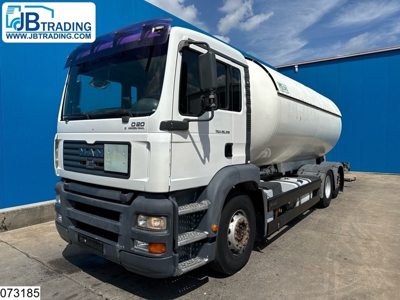 MAN TGA 26 310 6X2, 22070 Liter, PTO - Caminhão tanque: foto 1 MAN TGA 26 310 6X2, 22070 Liter, PTO - Caminhão tanque: foto 1