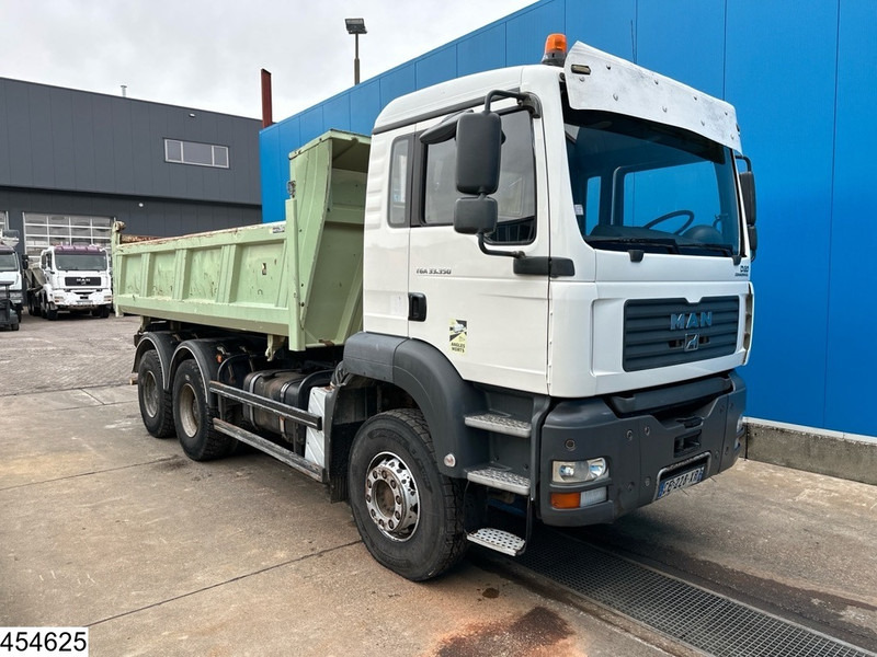 MAN TGA 33 350 6x4, Manual, Steel suspension - Caminhão basculante: foto 3 MAN TGA 33 350 6x4, Manual, Steel suspension - Caminhão basculante: foto 3