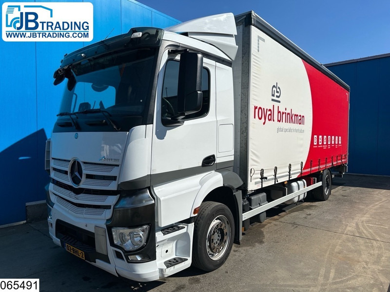 Mercedes-Benz Antos 1833 EURO 6, Dhollandia - Caminhão com lona: foto 1 Mercedes-Benz Antos 1833 EURO 6, Dhollandia - Caminhão com lona: foto 1