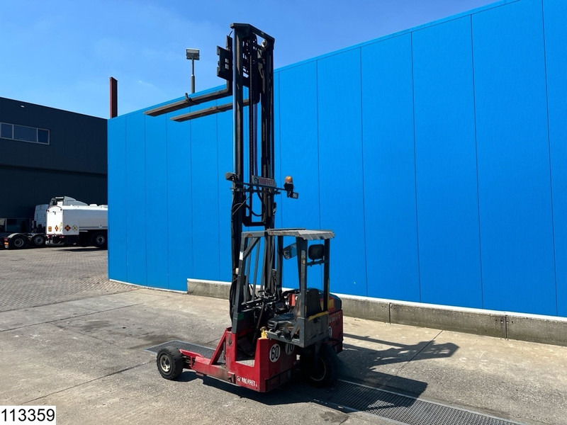 Moffett M4 20.3 3x3, H 3,90 mtr, 2000 KG - Empilhadeira montada em caminhão: foto 2 Moffett M4 20.3 3x3, H 3,90 mtr, 2000 KG - Empilhadeira montada em caminhão: foto 2
