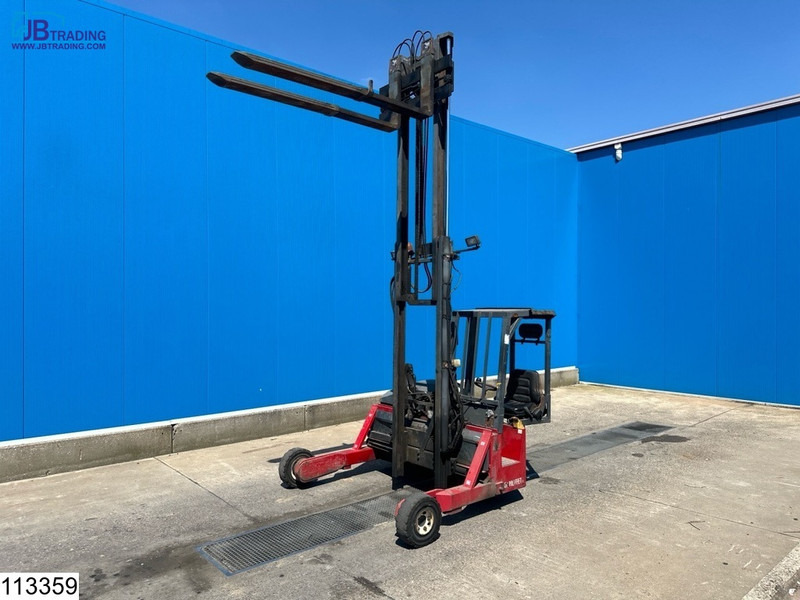 Moffett M4 20.3 3x3, H 3,90 mtr, 2000 KG - Empilhadeira montada em caminhão: foto 1 Moffett M4 20.3 3x3, H 3,90 mtr, 2000 KG - Empilhadeira montada em caminhão: foto 1