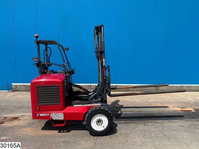 Moffett M5 20.4 1889 Hr, 26.1 kW - Empilhadeira a diesel: foto 2 Moffett M5 20.4 1889 Hr, 26.1 kW - Empilhadeira a diesel: foto 2