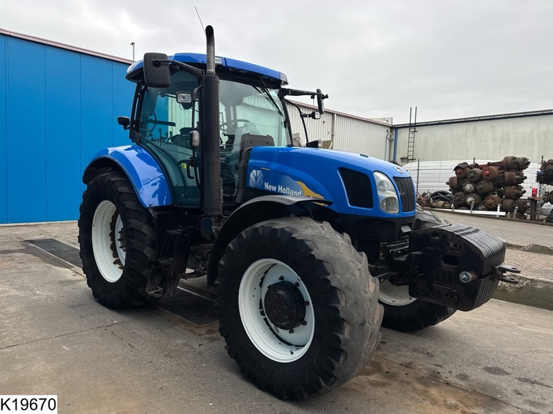New Holland T6080 - Trator: foto 4 New Holland T6080 - Trator: foto 4
