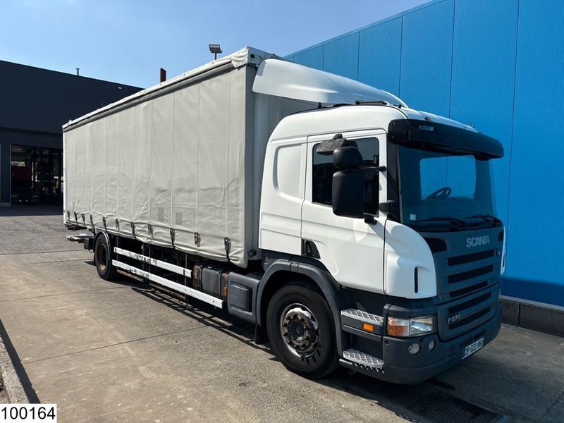 Scania P 270 EURO 3, 3p, Dhollandia - Caminhão com lona: foto 2 Scania P 270 EURO 3, 3p, Dhollandia - Caminhão com lona: foto 2