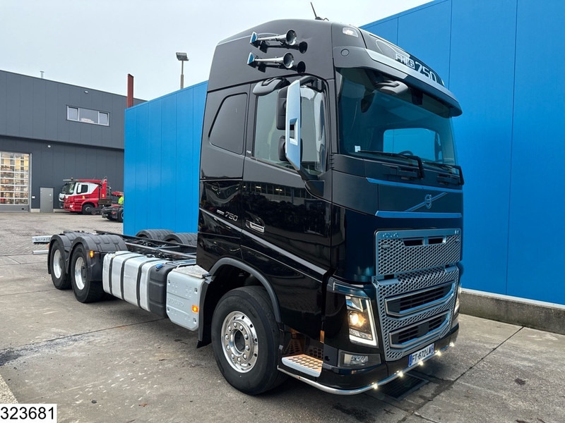 Volvo FH16 750 6X4, EURO 6, Retarder, PTO - Caminhão chassi: foto 2 Volvo FH16 750 6X4, EURO 6, Retarder, PTO - Caminhão chassi: foto 2